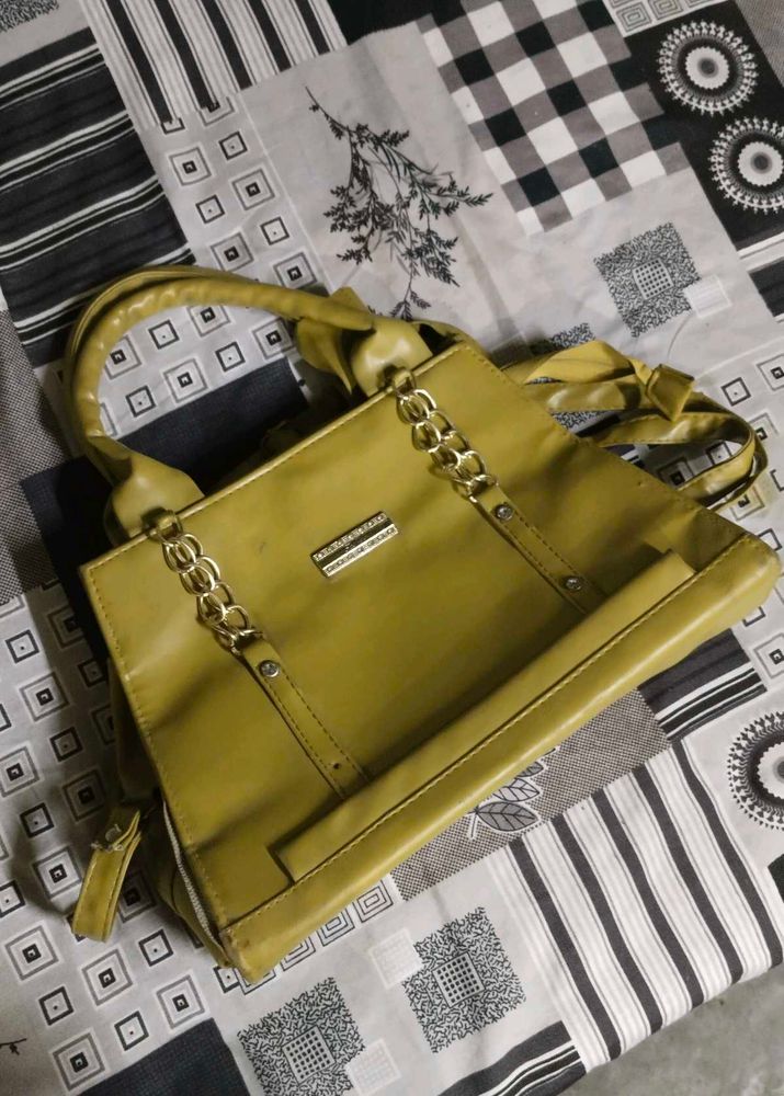 Chic Olive Green Handbag with Gold Chains
