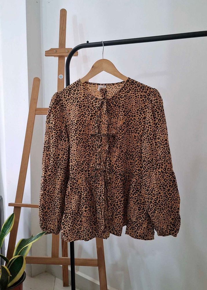 Animal Print front Tie-lace Blouse