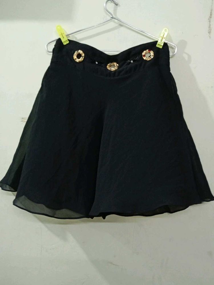 black skort (divider with skirt cover)