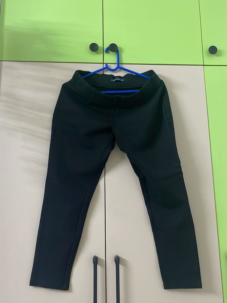 Black Stretchable jeggings
