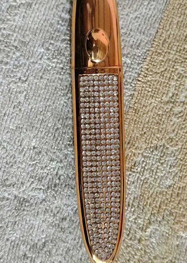 Sparkling Makeup Applicator Tool