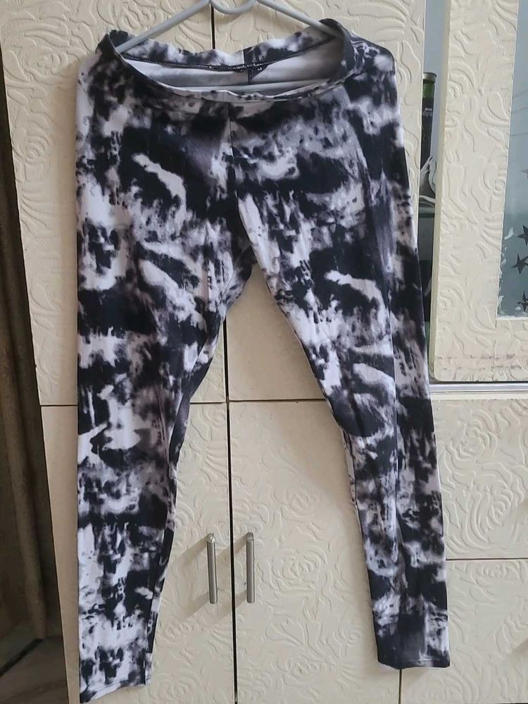 Stylish Tie-Dye Leggings