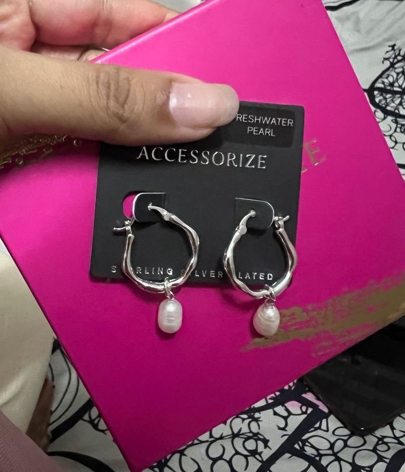 Accessorize London Freshwater Pearl Earrings