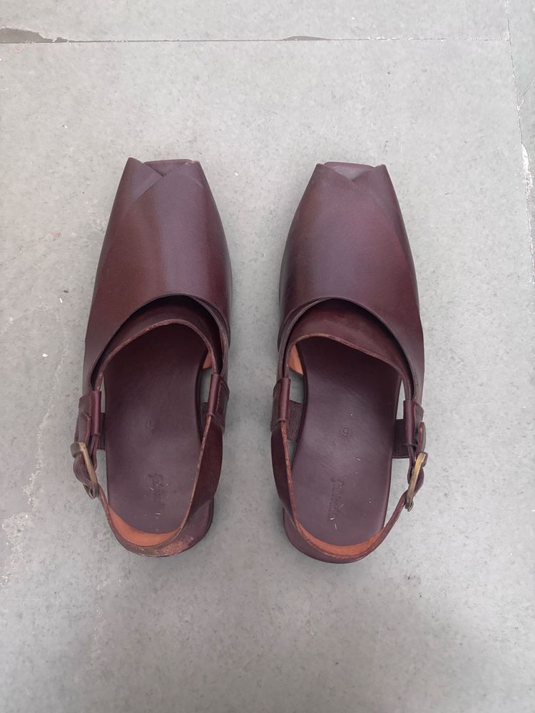 Stylish Leather Flat Sandals