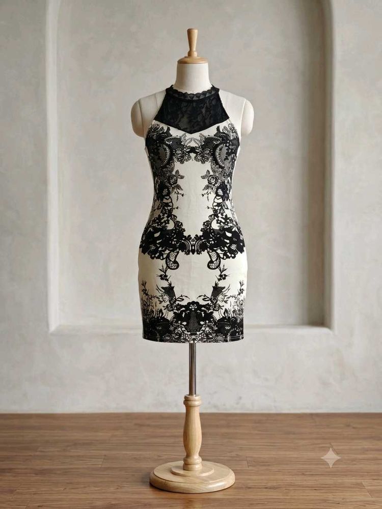 🔥Lace Trimmed Halter Dress