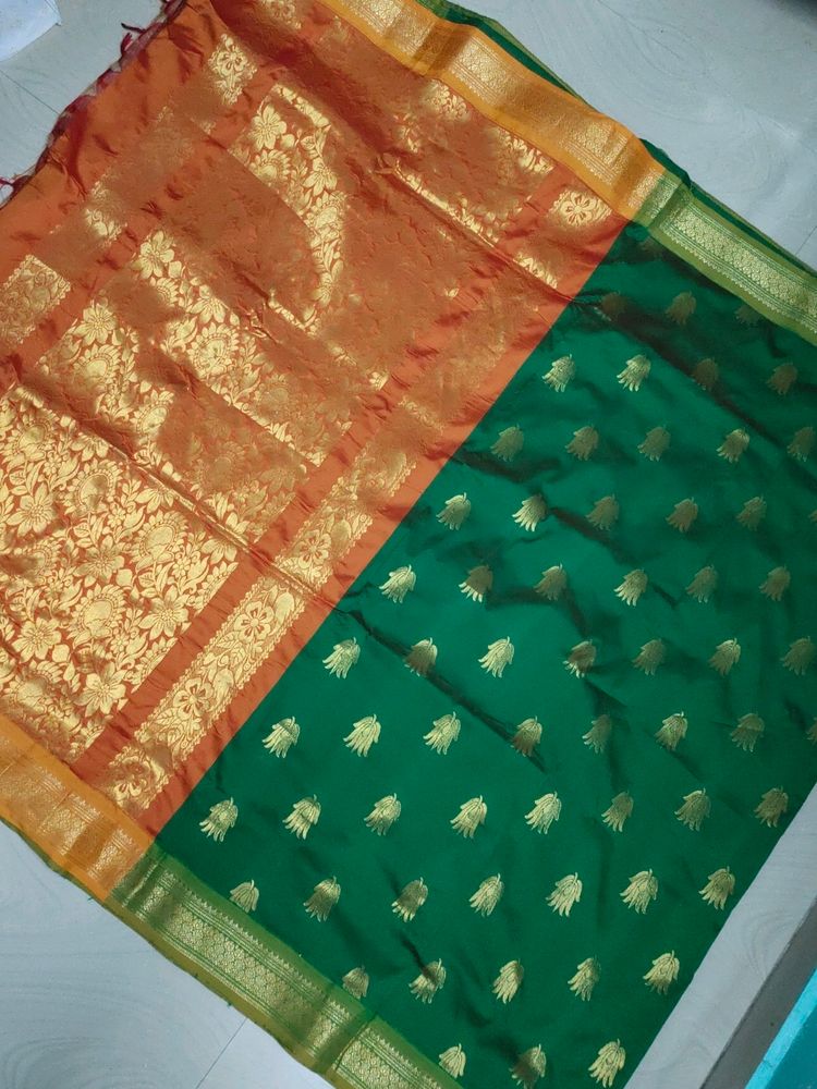 Green 💚 Pattu Saree With Blouse