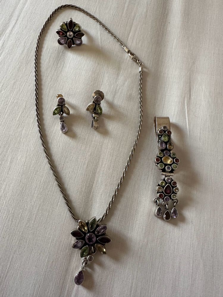 Studded Pendant Set With Ring And Challa