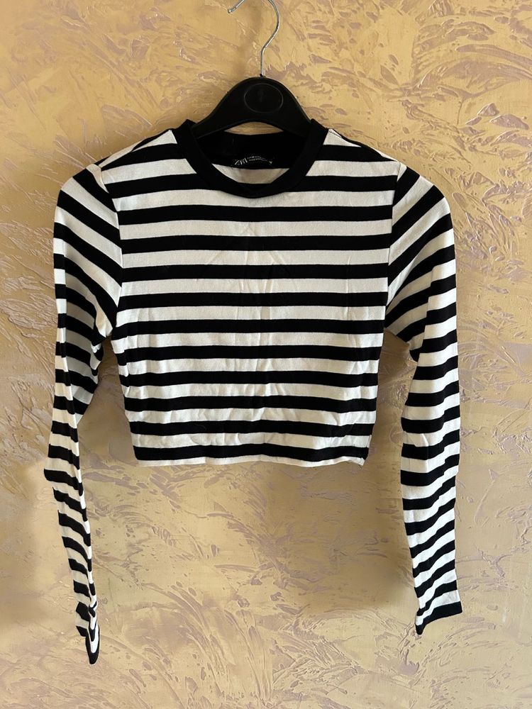 Striped Cropped Long Sleeve Top