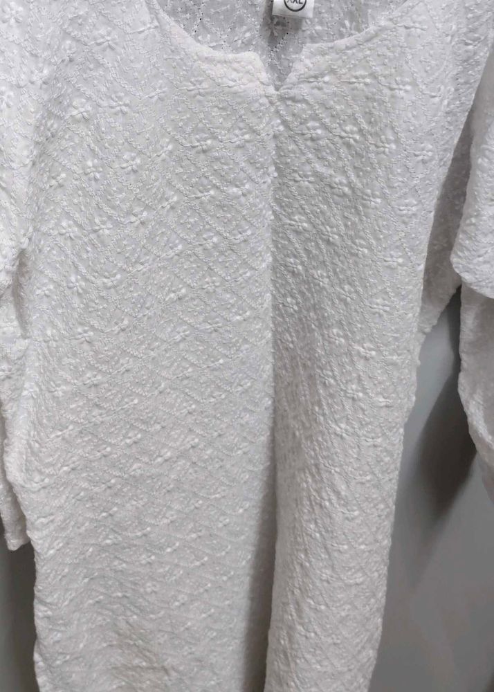 chikankari  white kurta