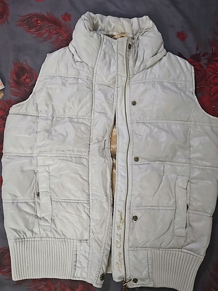 Off White Half Jacket With Pockets