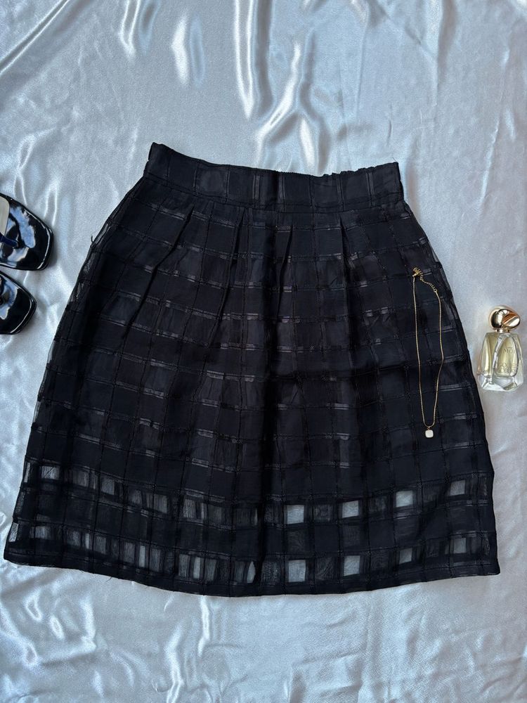Chic Black Pleated Skirt