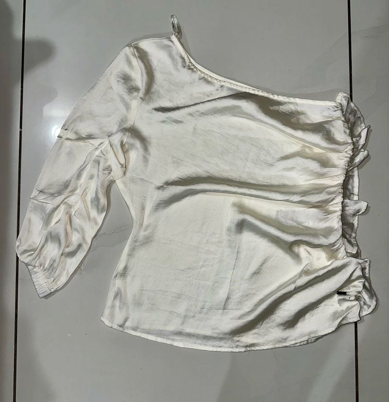 Stylish One-Shoulder Ruffled Top