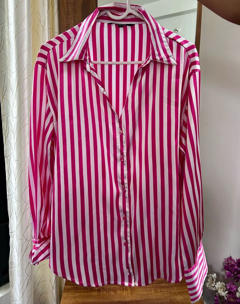 Chic Pink &amp; White Striped Button-Up Shirt
