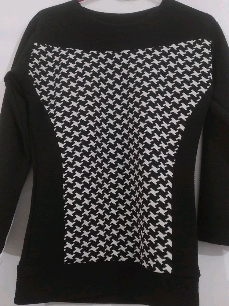 New Black Top 🖤🤍✌🏻