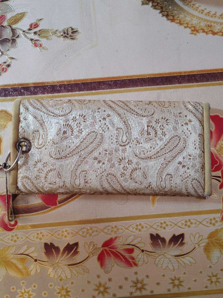 Elegant Paisley Clutch Bag