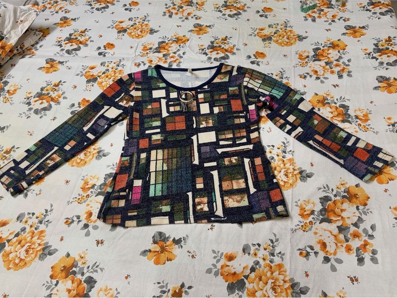 Geometric Print Long Sleeve Top