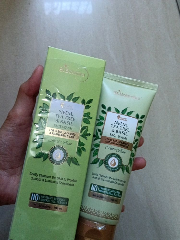 St. Botanica Neem Facewash