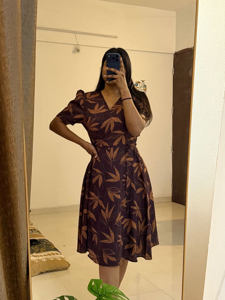 Chic Leaf Print Wrap Dress