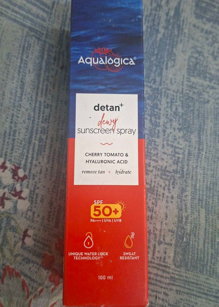 Aqualogica Detan+ Dewy Sunscreen Spray SPF 50+