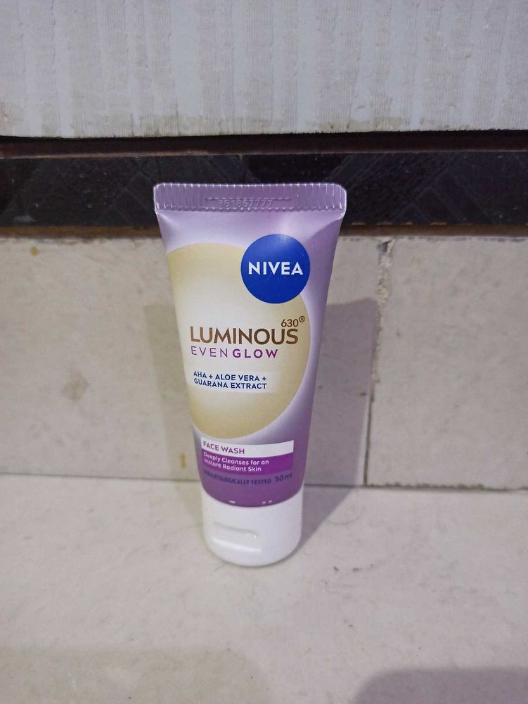 Nivea Luminous Even Glow Face Wash