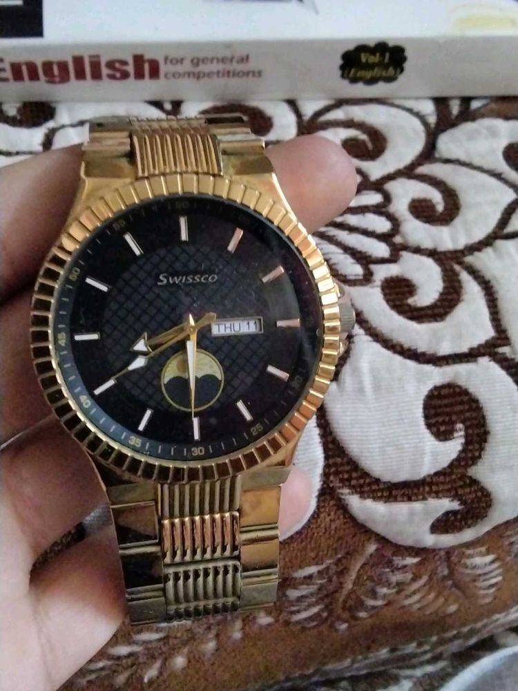 Men's gold shiny watch ⌚⌚