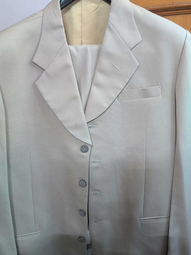 Classic Men's Suit - Neutral Tone