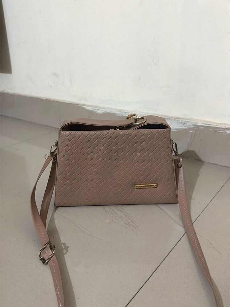 📍Two Chic Quilted Crossbody Bag