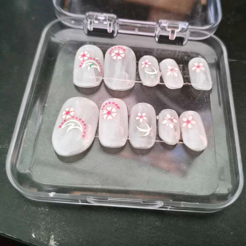 Cute Floral Press-On Nails