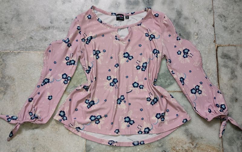 Women Pink top.