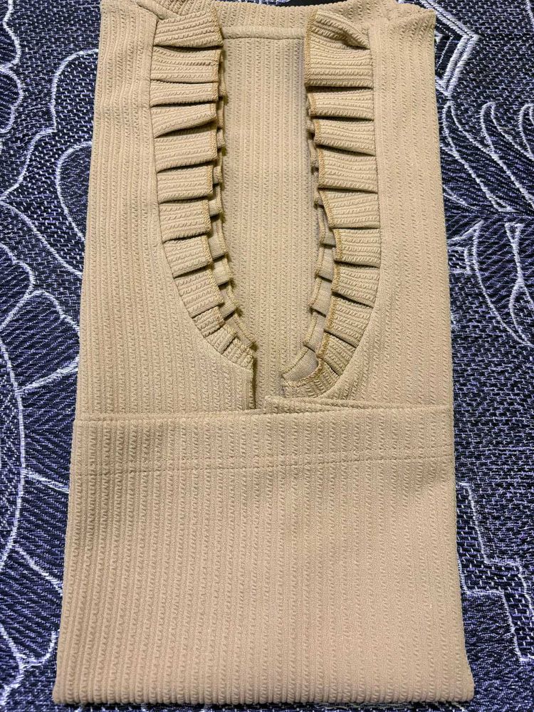 Ribbed Knit Ruffle-Trim V-Neck Top - Neutral Beige