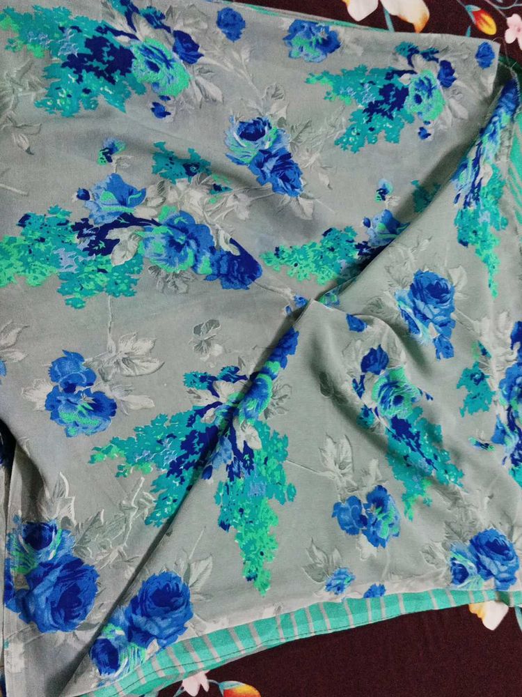 Beautiful Floral Print Saree