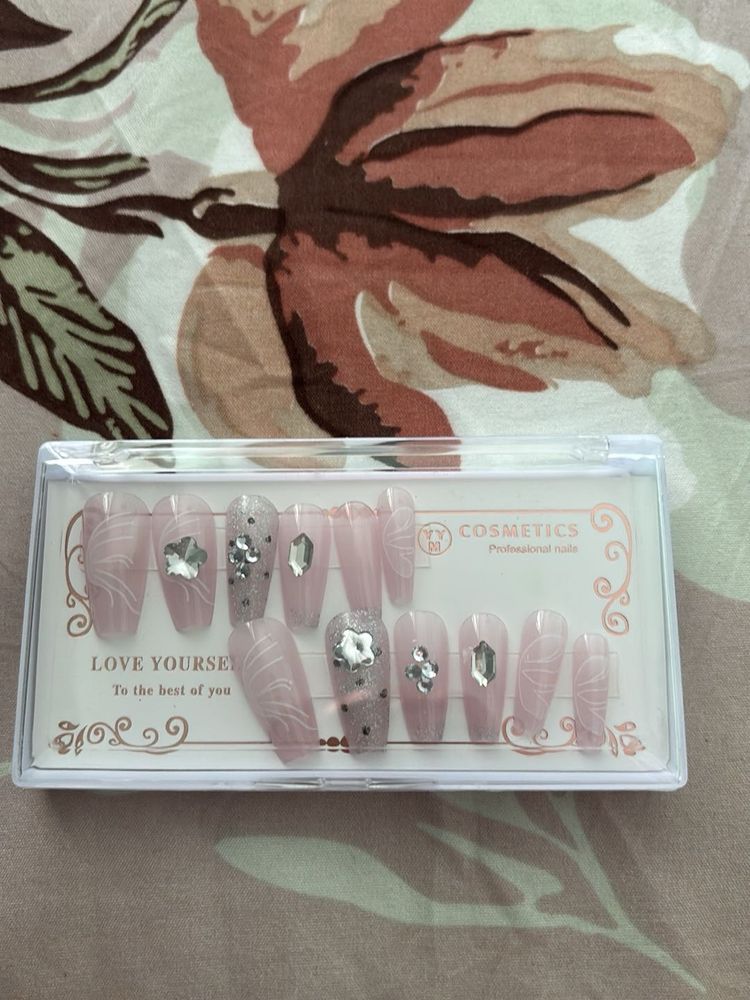 Press On Nails With Stick And Glue