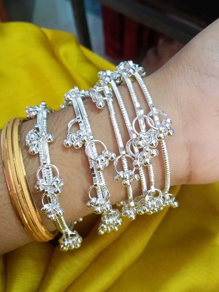 stylish bangle women  girl party wear and fes