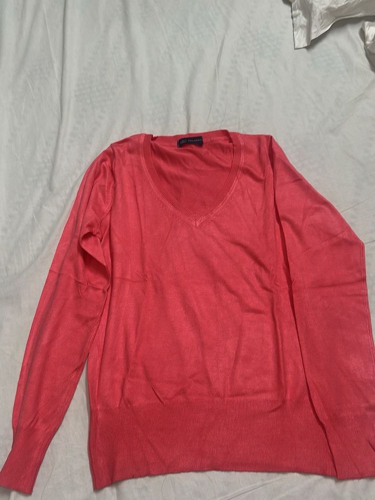sweatshirt