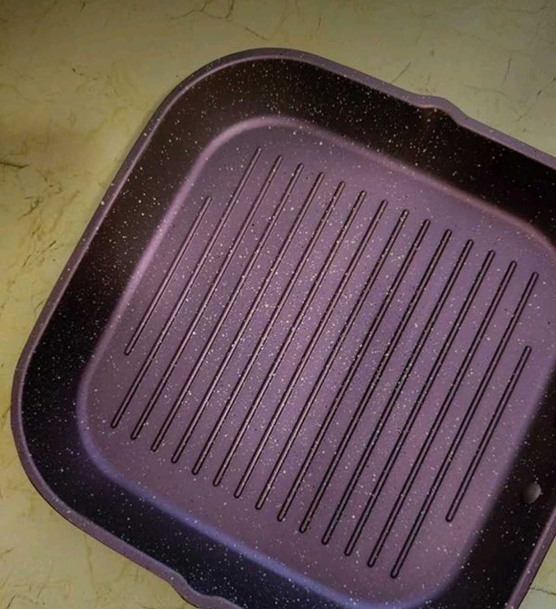 Grill Pan - Non-stick Surface