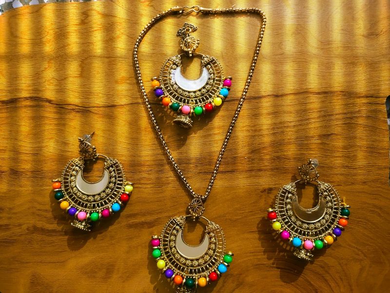 Punjabi Necklace With Earrings And Maangtikka