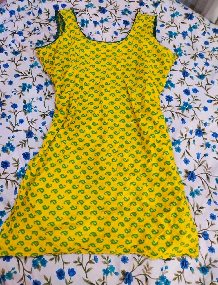 Vibrant Yellow Kurta with Green Paisley Print XL
