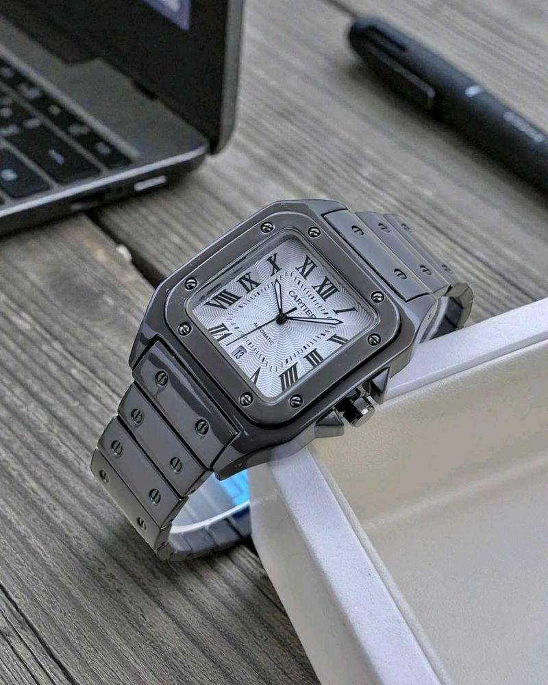 Cartier men watch good quality in low price