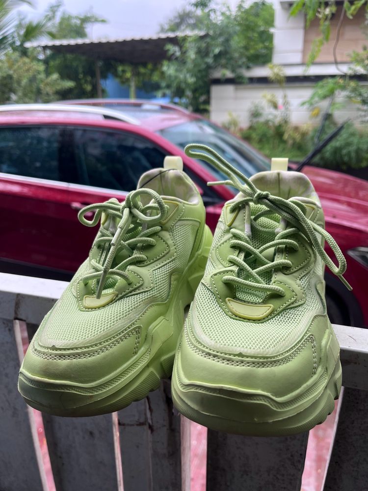 Vibrant Lime Green Westside Sneakers - Like New
