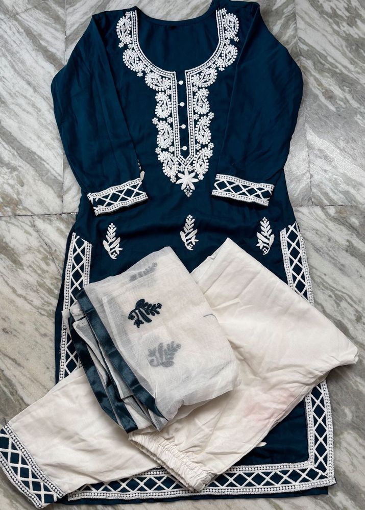 Elegant Teal Kurta Set with White Pants