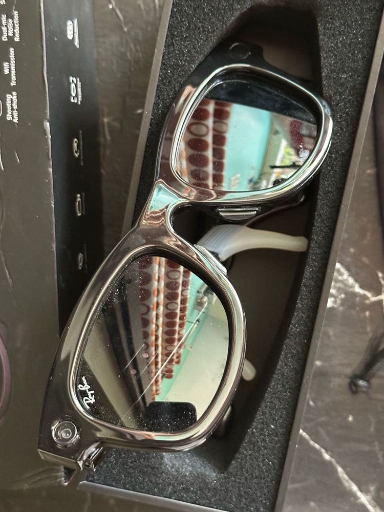 Smart Glasses with Camera