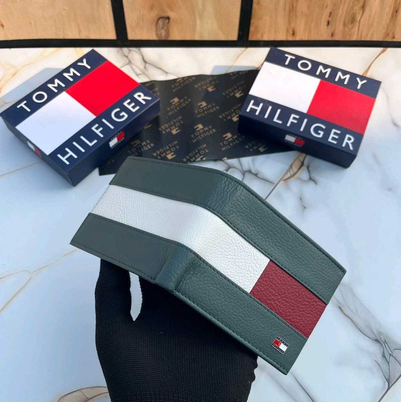 Tommy Hilfiger Bifold Wallet