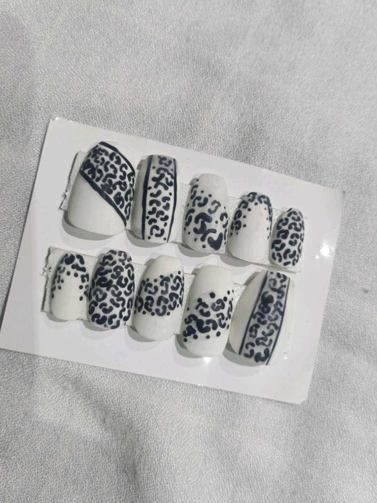 Leopard Print Press-On Nails