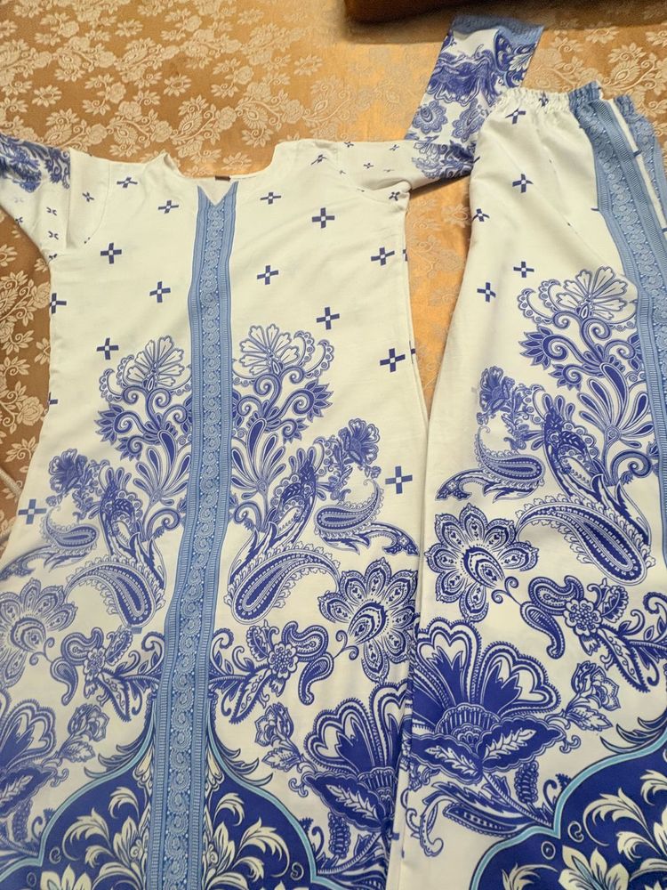 White &amp; Blue Printed Kurta with Pants