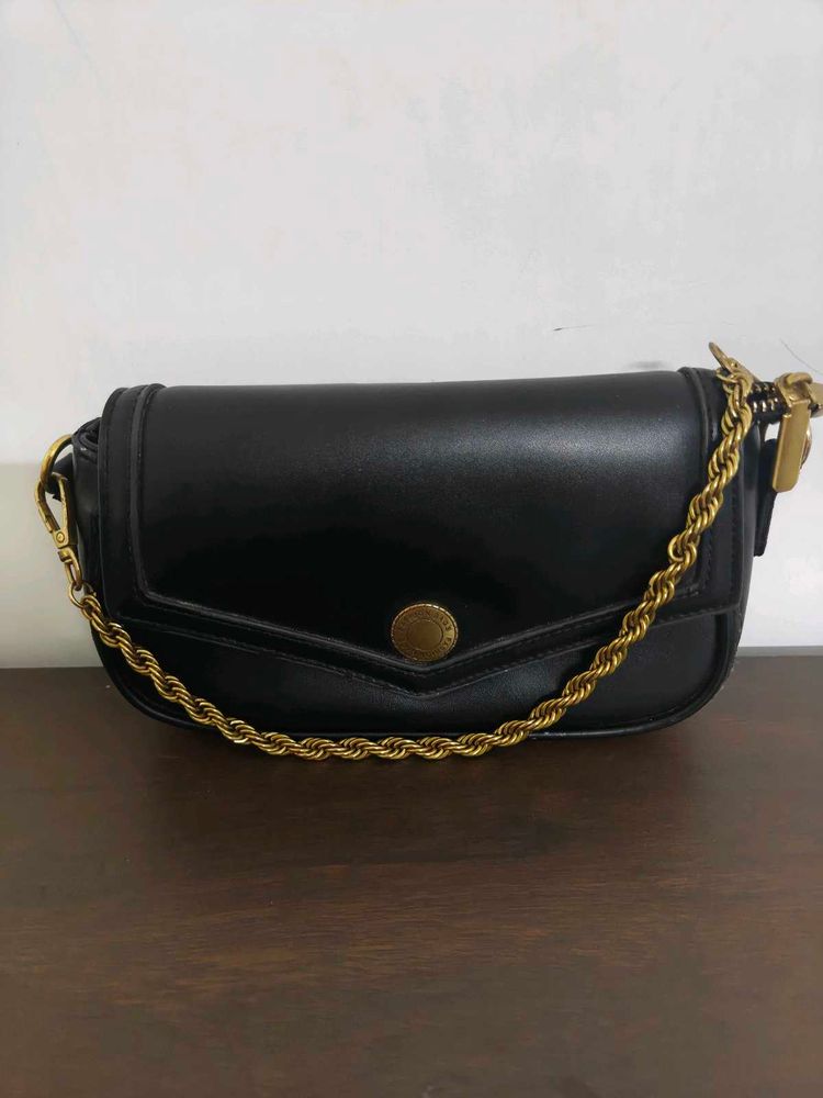Chic Black Crossbody Bag with Gold Chain