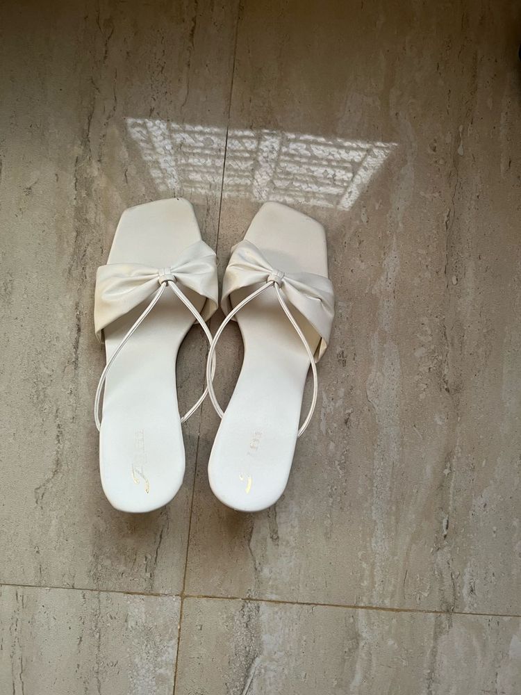 Chic White Bow Flat Sandals 36