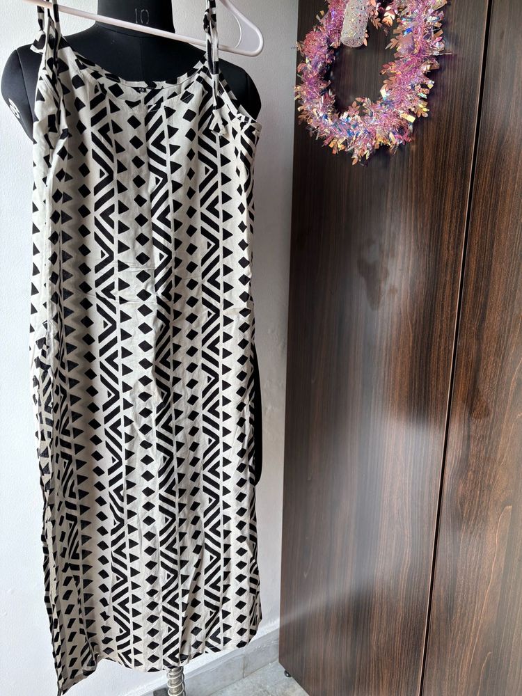 Printed Sleeveless kurti