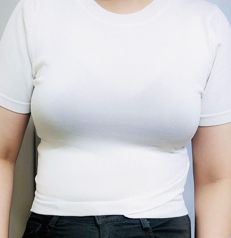 Brand new Chic Bodyfit White T-Shirt for Women