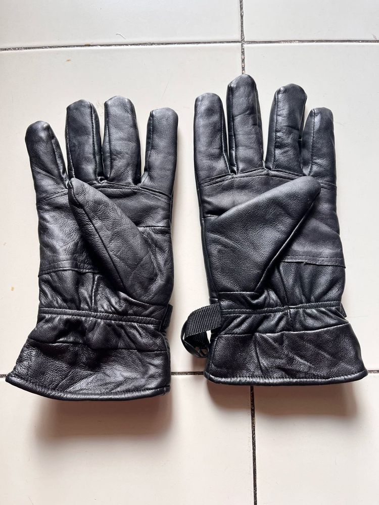 Black Leather Gloves