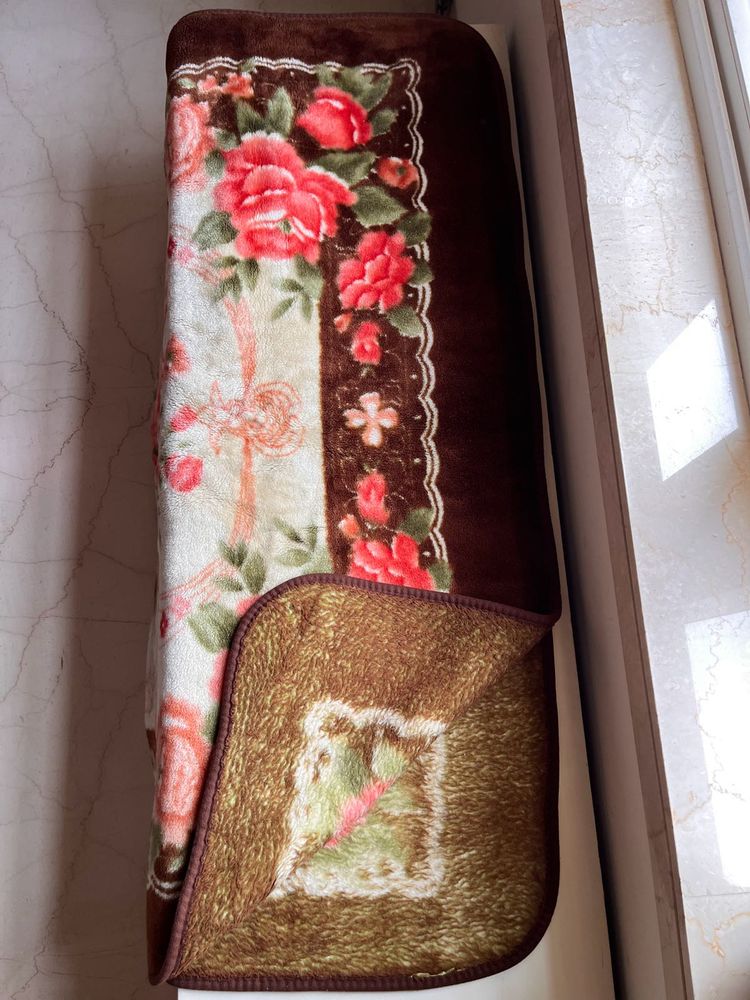 Cozy Floral Plush Blanket for Kids